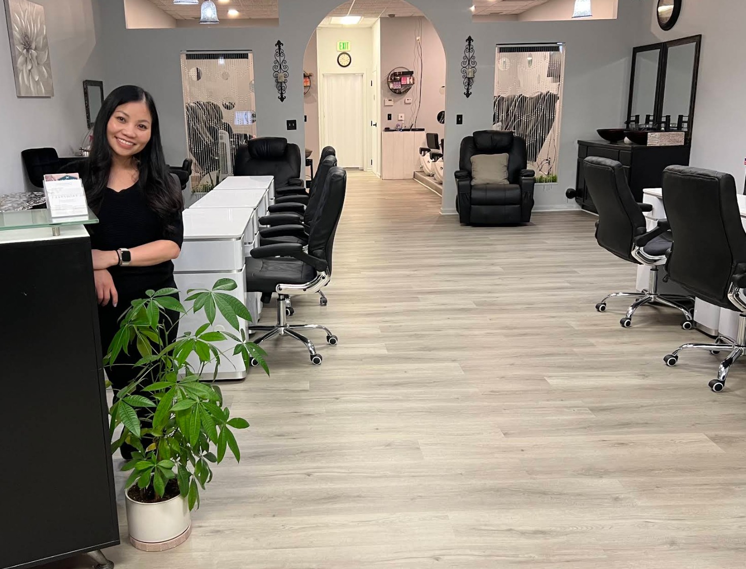 Lakeshore Nails and Spa — photo 5 of 5
