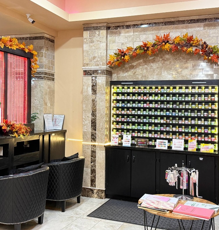 Lavish Nail Lounge — photo 1 of 4