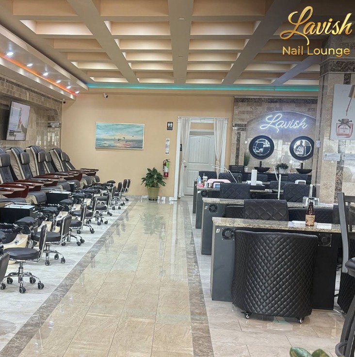 Lavish Nail Lounge — photo 3 of 4