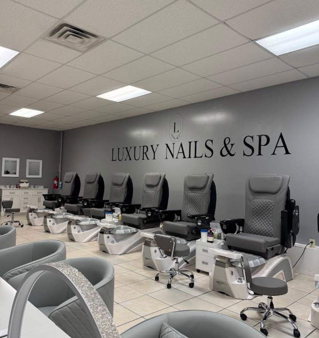 Luxury Nails — photo 3 of 4