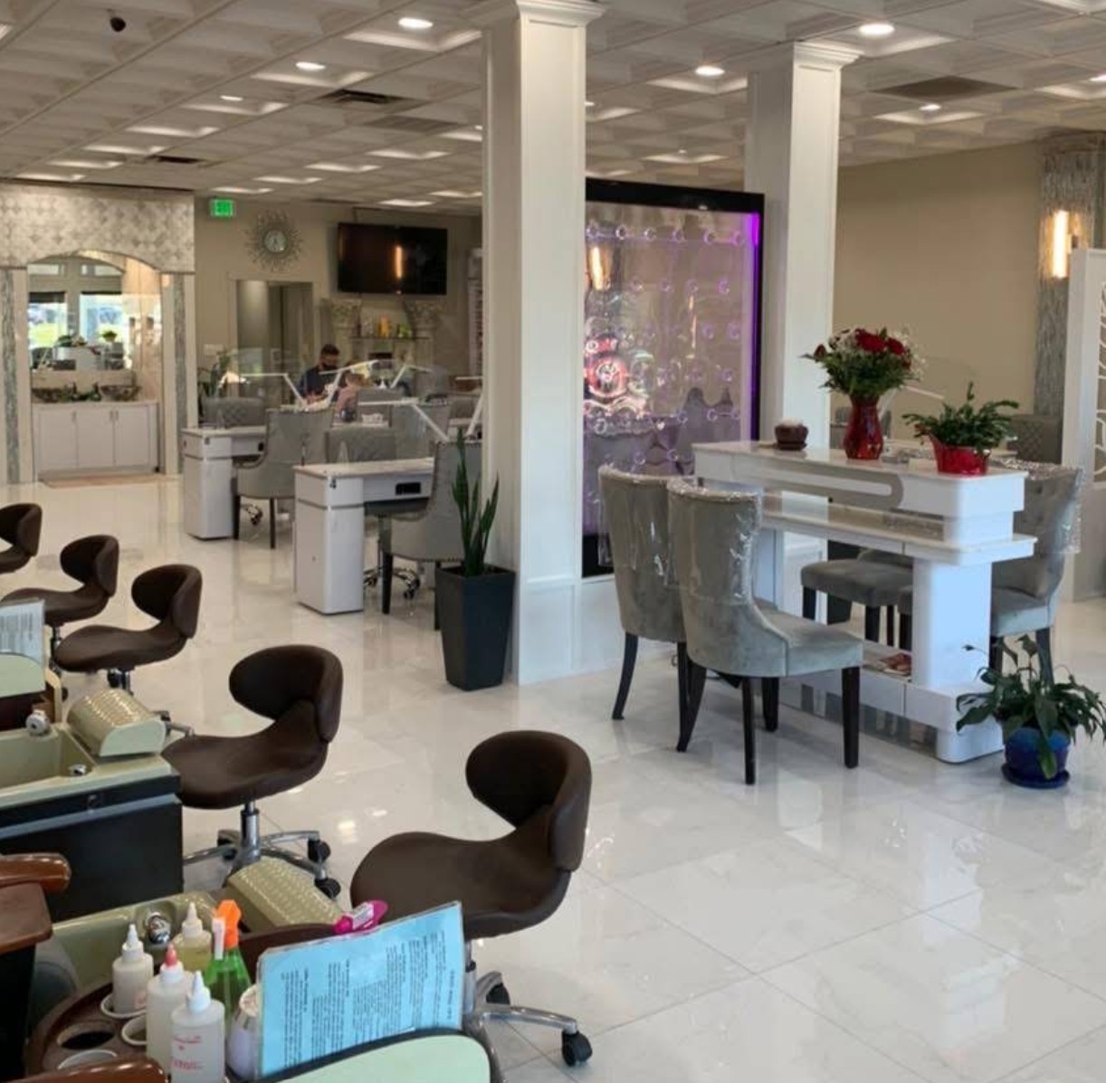 Oasis Nail Spa — photo 1 of 3