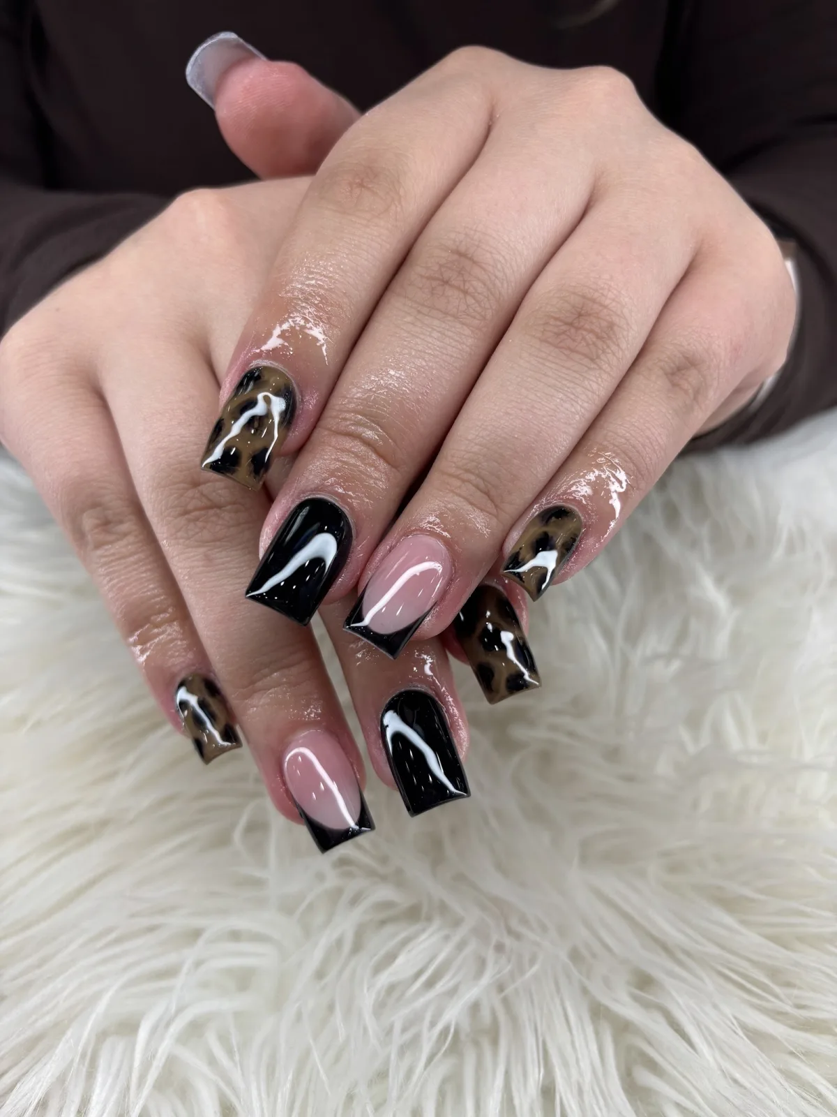 Sphere Nails Bar — photo 2 of 2