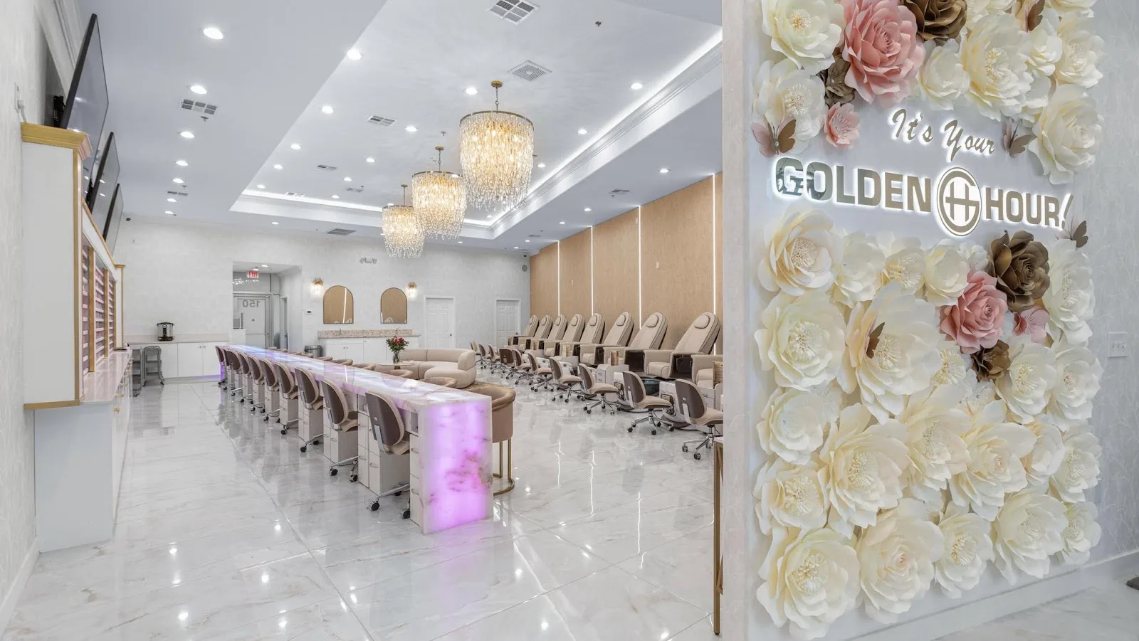 Golden Hour Nails Spa Flamingo — photo 1 of 2
