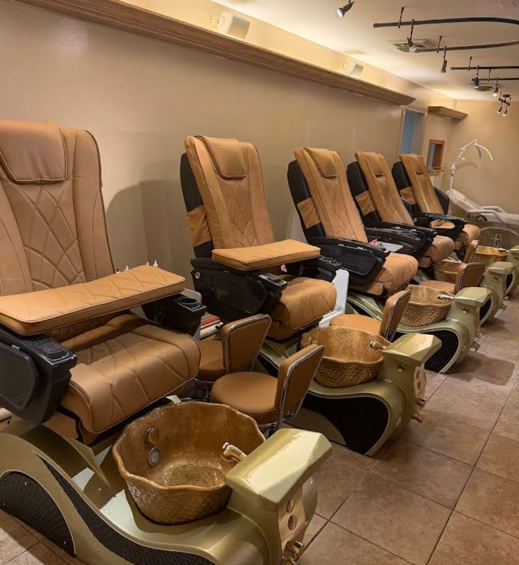 Diva's Den Nail & Spa — photo 2 of 5