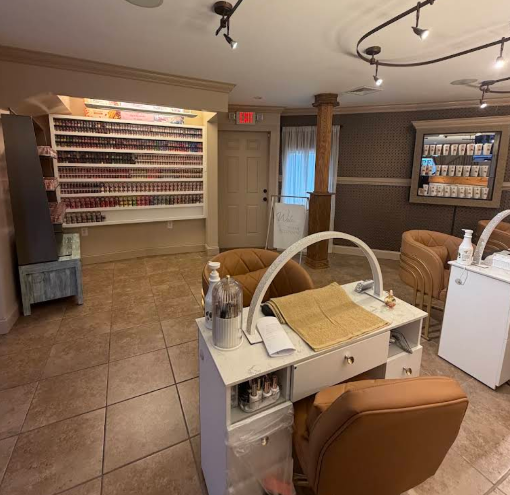 Diva's Den Nail & Spa — photo 3 of 5