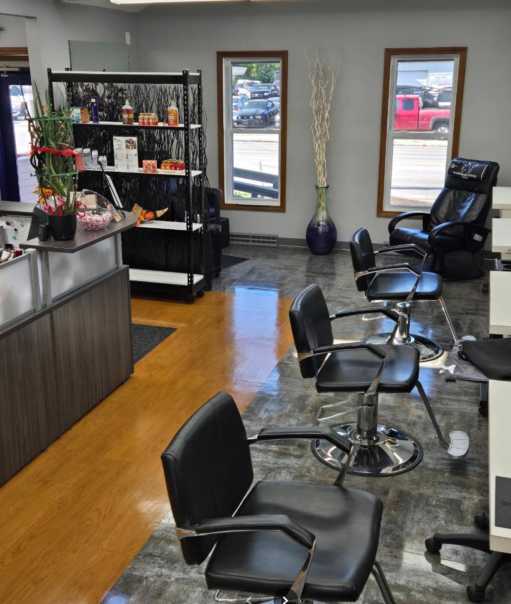 Topics Salon — photo 4 of 5