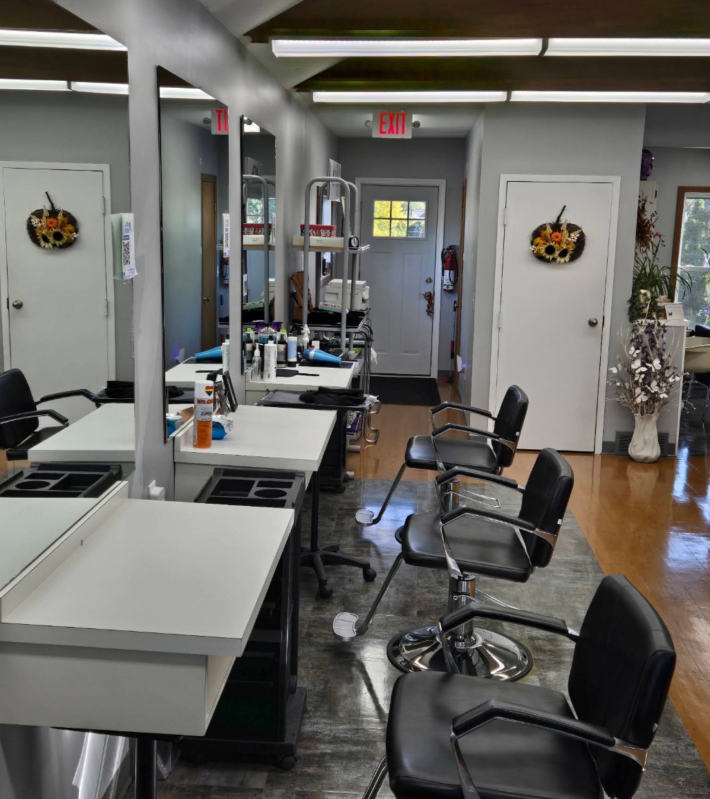 Topics Salon — photo 2 of 5