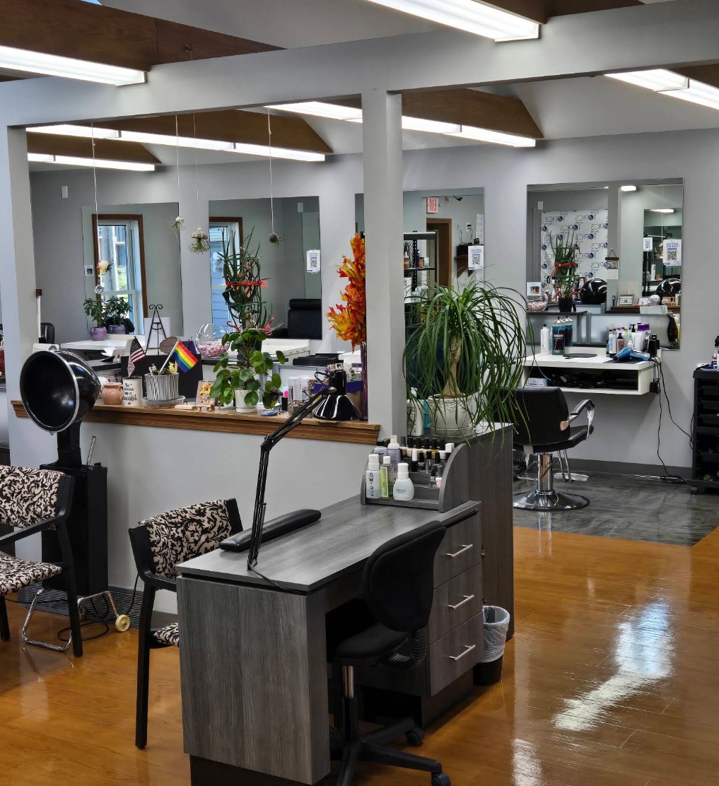 Topics Salon — photo 3 of 5